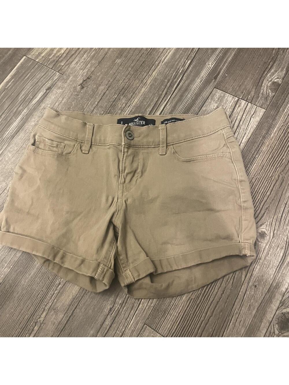 Hollister Co. Tan Low-Rise Midi Women's Shorts Size 0 W24
